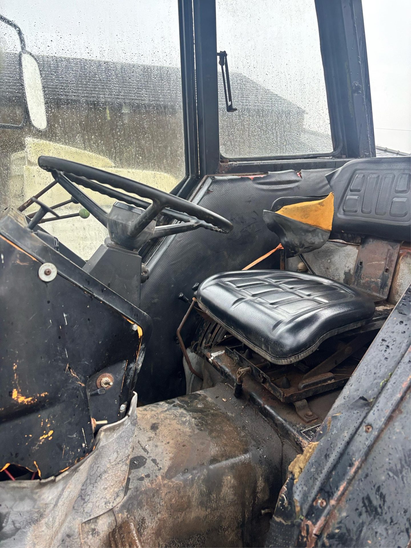 1988 CASE 885 TRACTOR 4 WHEEL DRIVE 6653 HOURS SHUTTLE GEARBOX QUICKE LOADER - Image 6