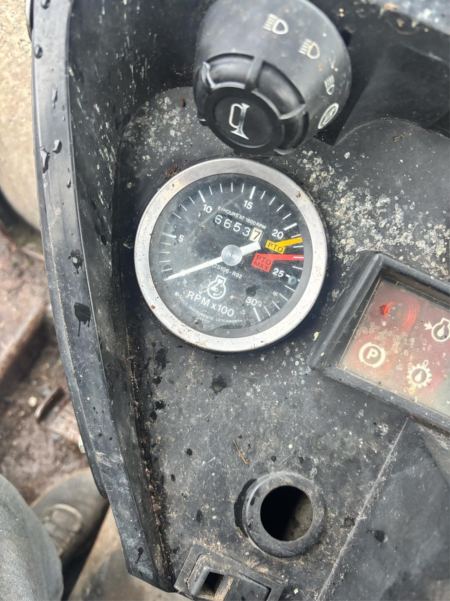 1988 CASE 885 TRACTOR 4 WHEEL DRIVE 6653 HOURS SHUTTLE GEARBOX QUICKE LOADER - Image 5