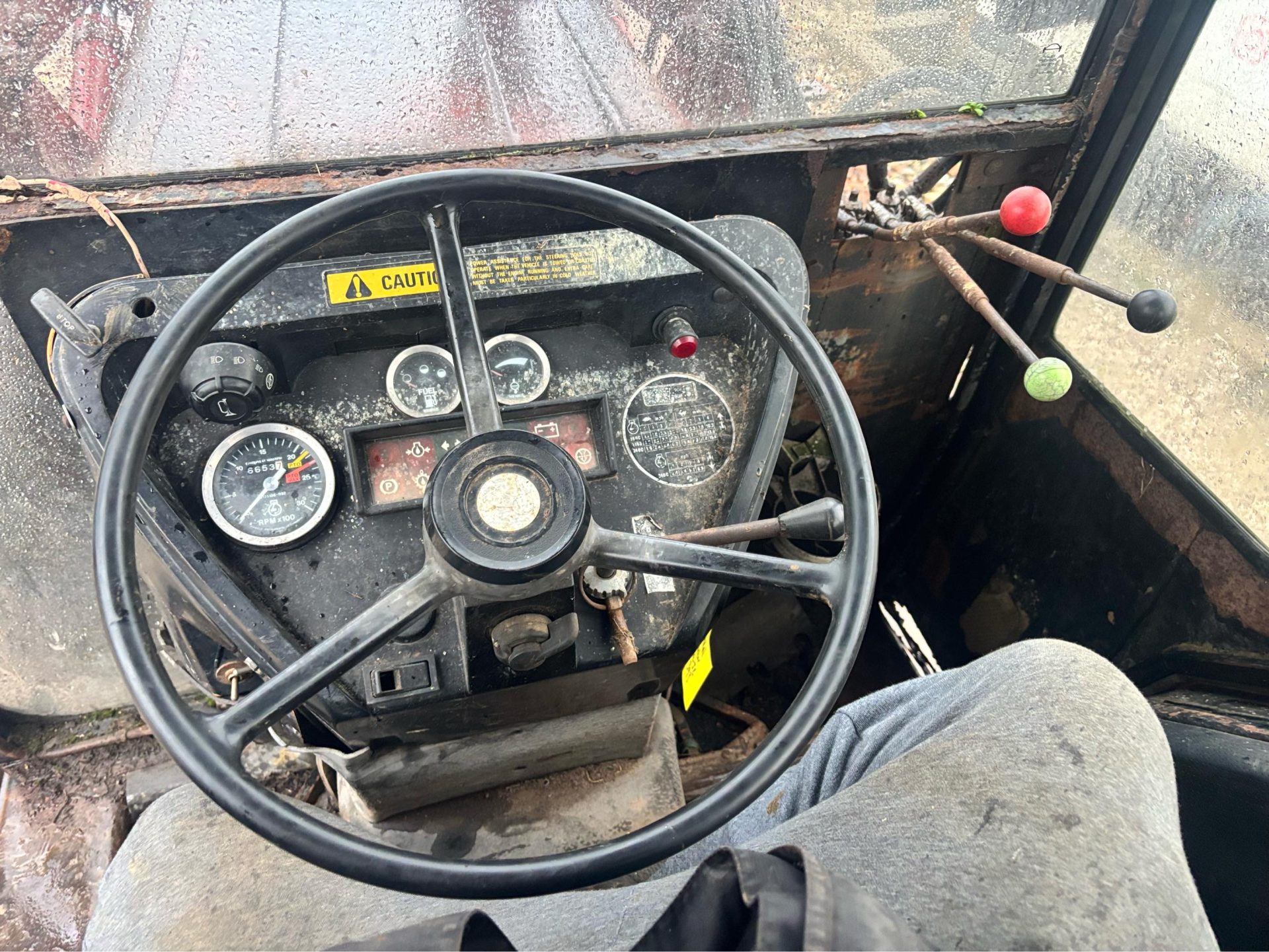 1988 CASE 885 TRACTOR 4 WHEEL DRIVE 6653 HOURS SHUTTLE GEARBOX QUICKE LOADER - Image 4