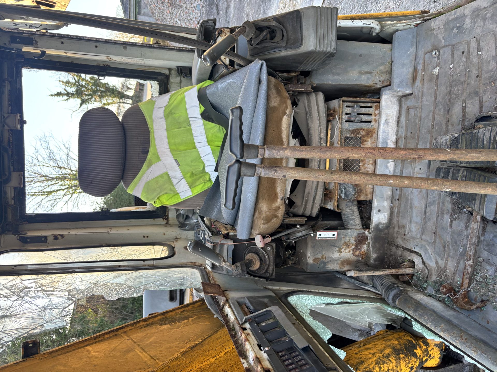 JCB JS130 TRACKED EXCAVATOR DIGGER 4 CYLINDER ISUZU ENGINE GOOD HYDRAULIC LOADER - Image 17