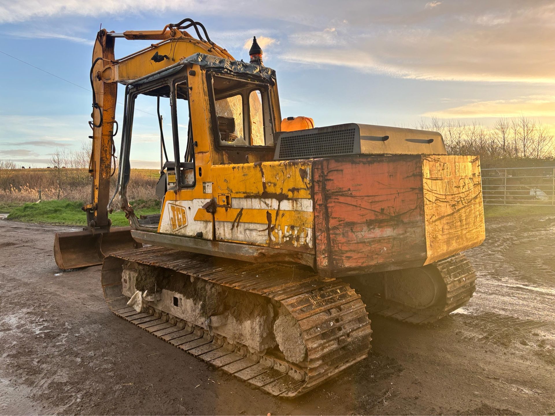 JCB JS130 TRACKED EXCAVATOR DIGGER 4 CYLINDER ISUZU ENGINE GOOD HYDRAULIC LOADER - Image 14