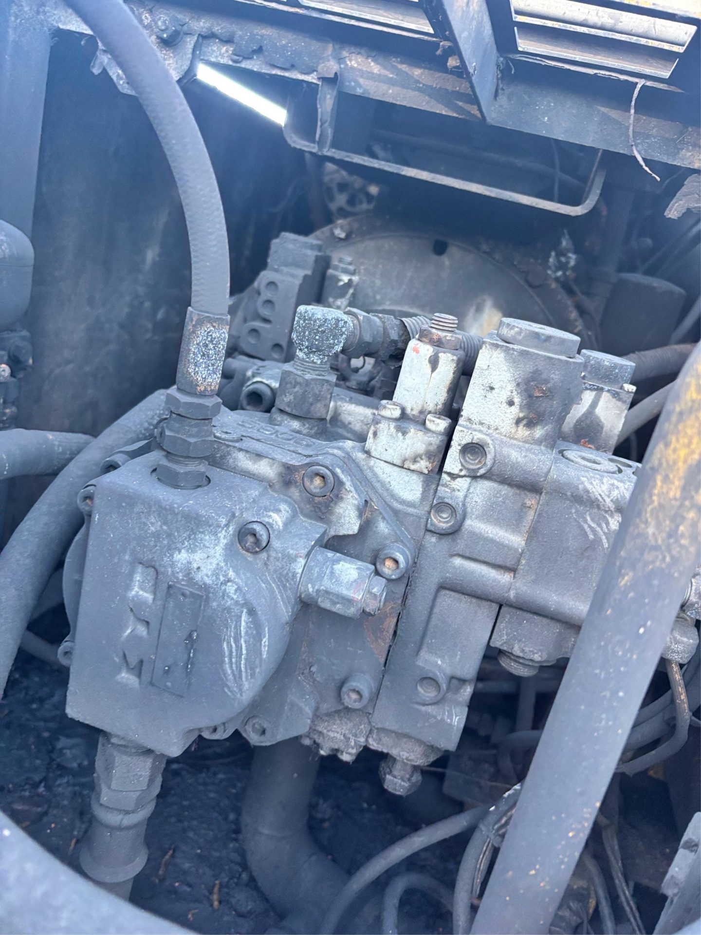 JCB JS130 TRACKED EXCAVATOR DIGGER 4 CYLINDER ISUZU ENGINE GOOD HYDRAULIC LOADER - Image 8