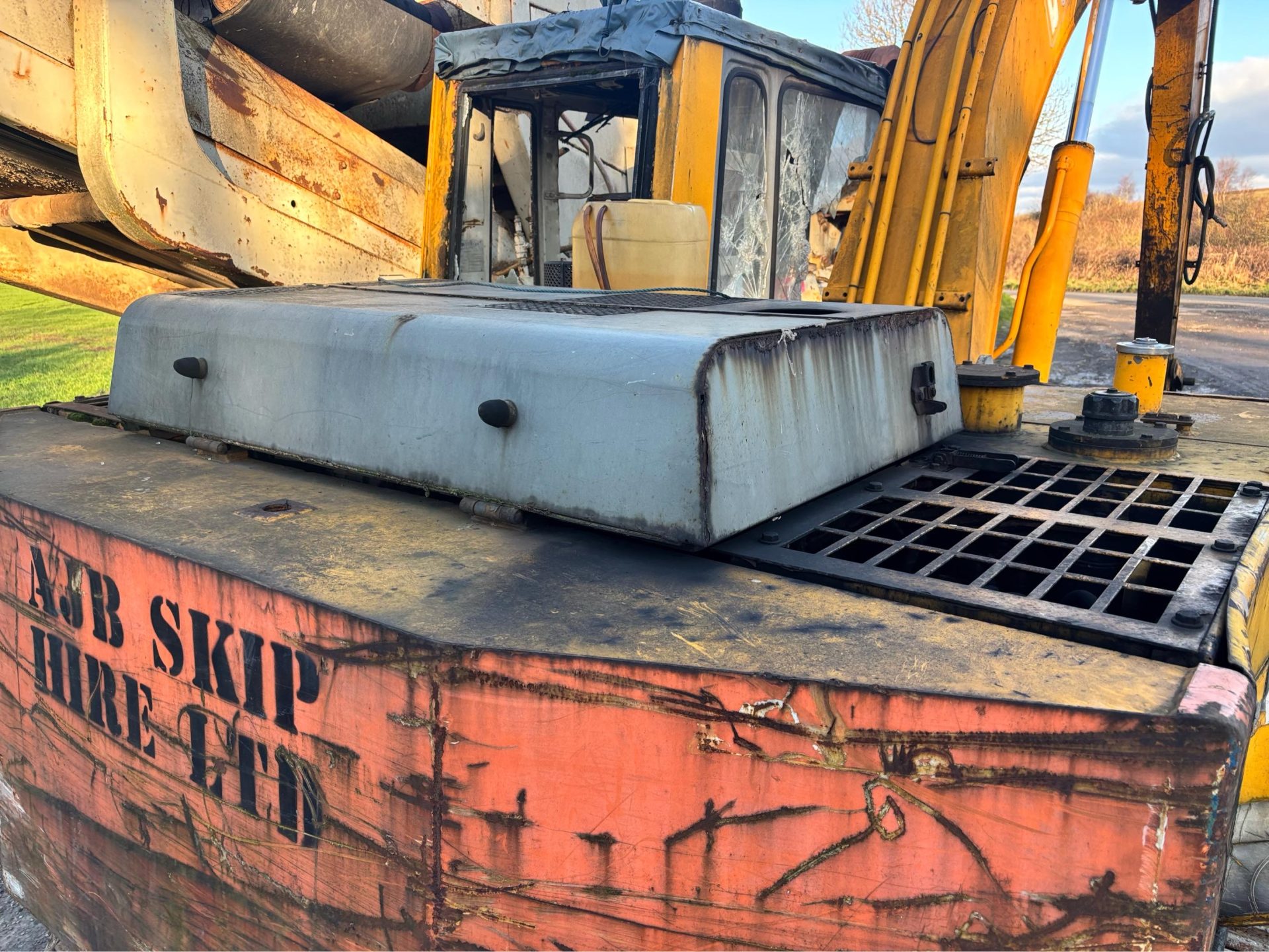 JCB JS130 TRACKED EXCAVATOR DIGGER 4 CYLINDER ISUZU ENGINE GOOD HYDRAULIC LOADER - Image 4