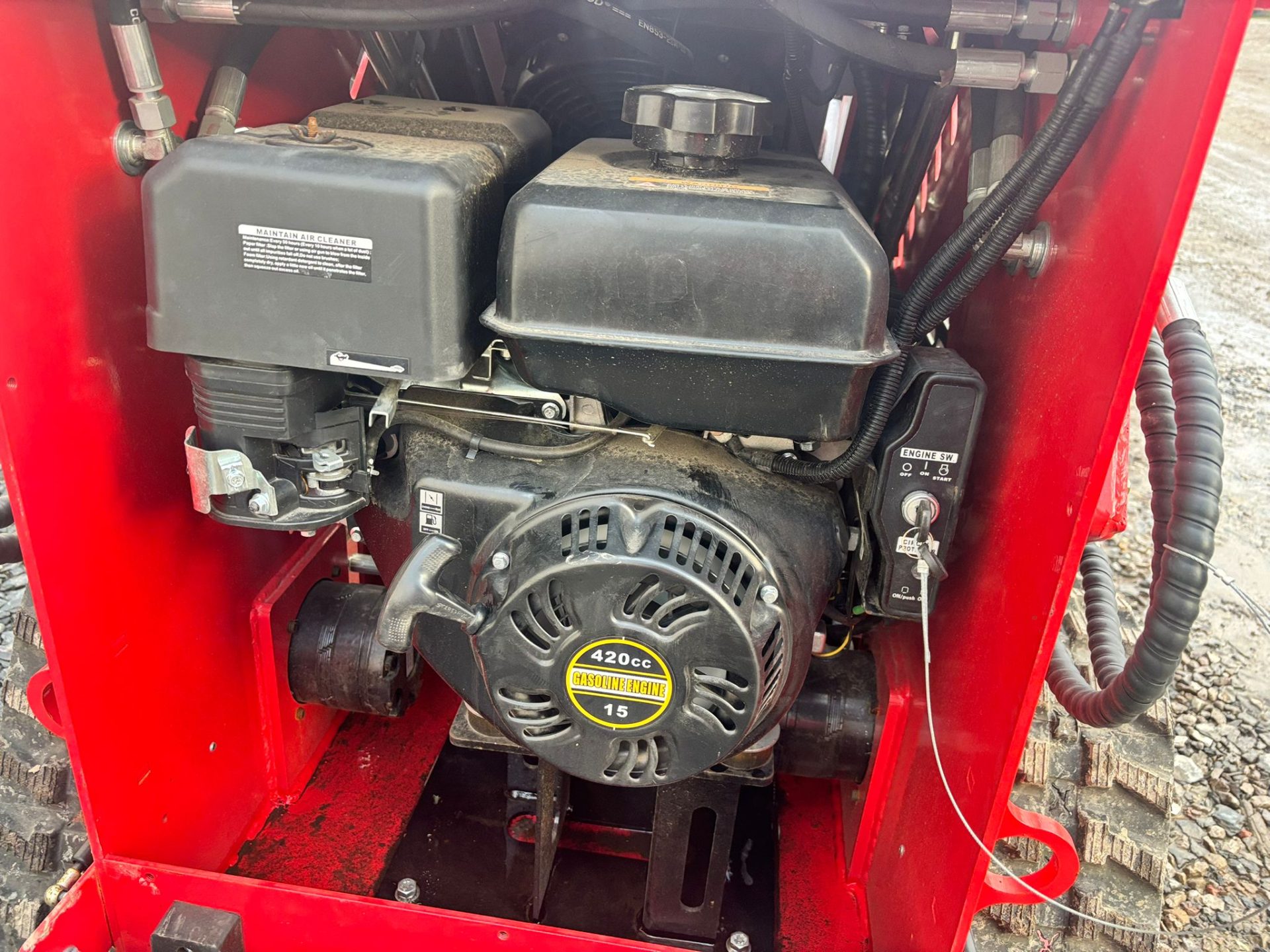 2025 CAPTOK TRACKED SKID STEER HANDLER LOADER ELECTRIC START C/W DELIVERY HOURS - Image 9