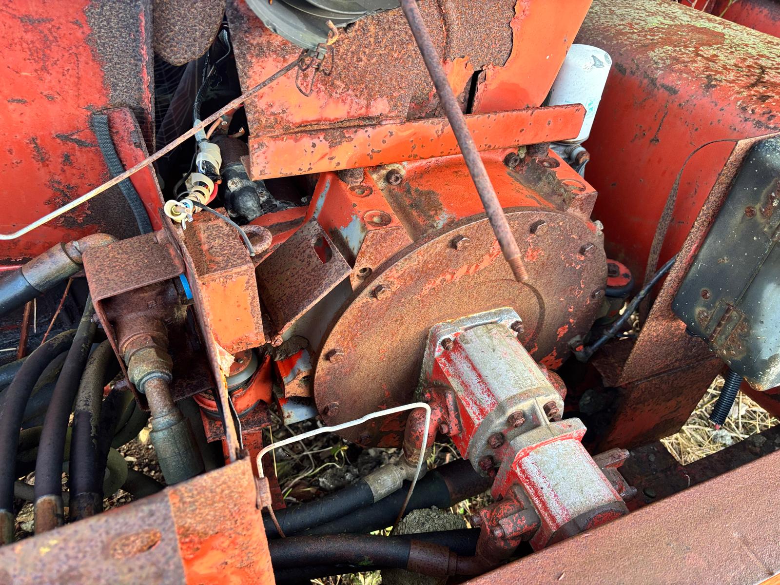 EXTEC 3 WAY SPLIT LIVE HEAD VIBRATING SCREENER SCREEN CRUSHER SPARES OR REPAIRS - Image 4