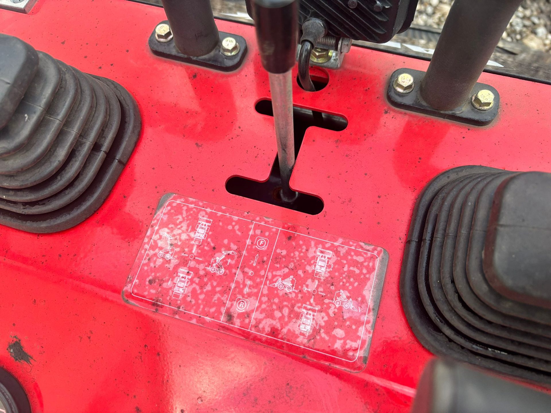 2025 CAPTOK TRACKED SKID STEER HANDLER LOADER ELECTRIC START C/W DELIVERY HOURS - Image 4