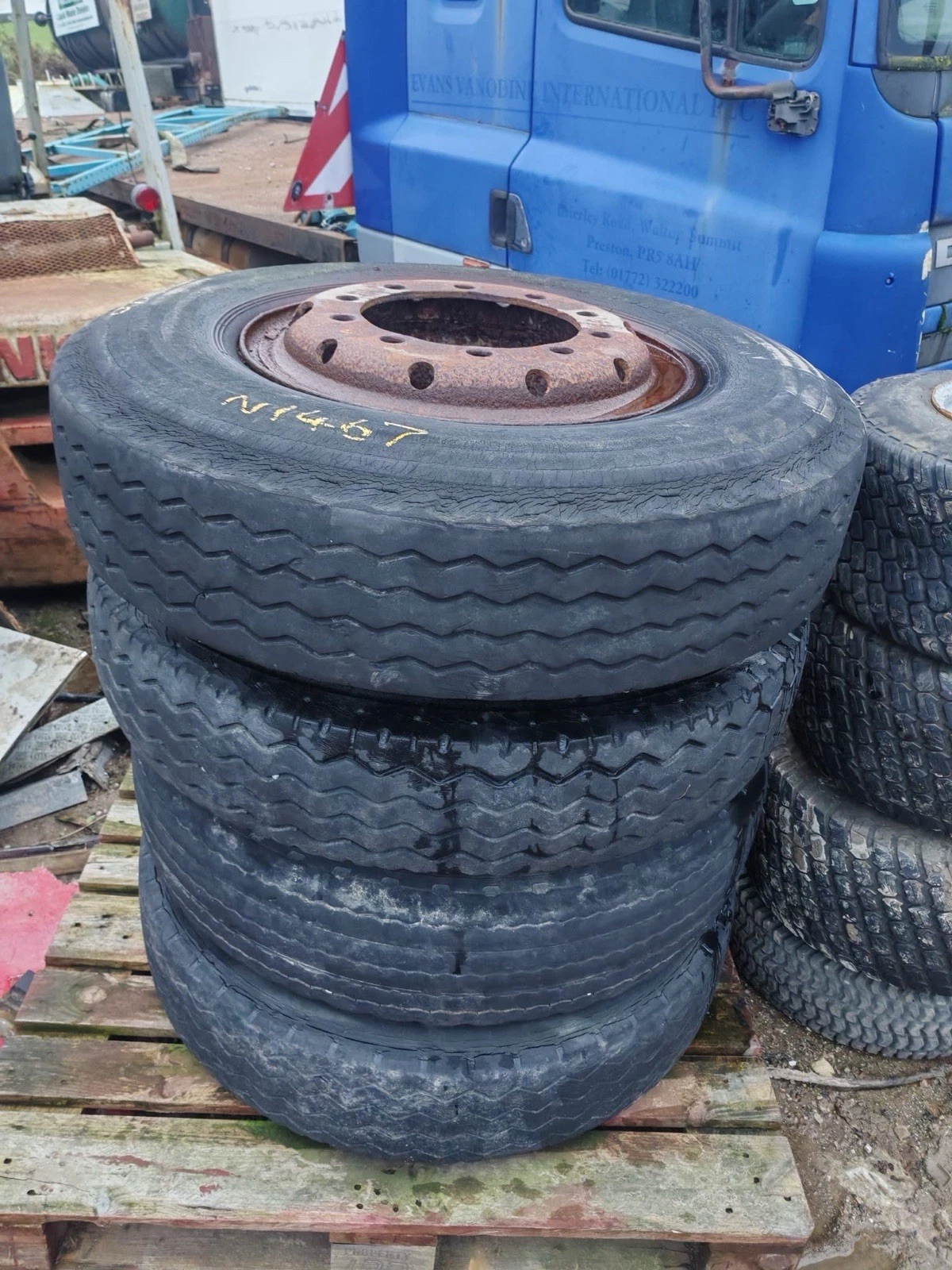 TRUCK WHEELS 10R - 20 WHEELS AND TYRES 10 STUD WAGON LORRIE LORRY COMMERCIAL