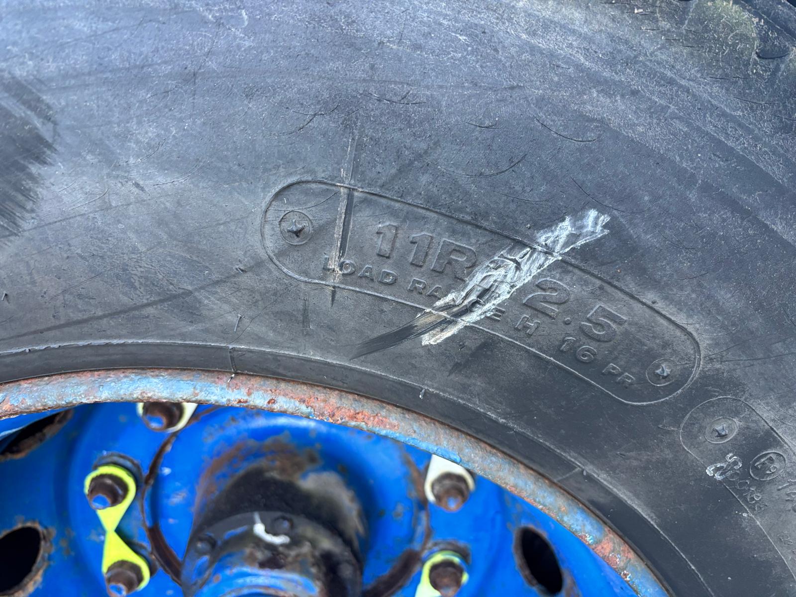 2 X ROR AXLES DRUM BRAKES WITH 11R .22.5 TYRES TRACTOR LOW LOADER TRAILER - Image 13