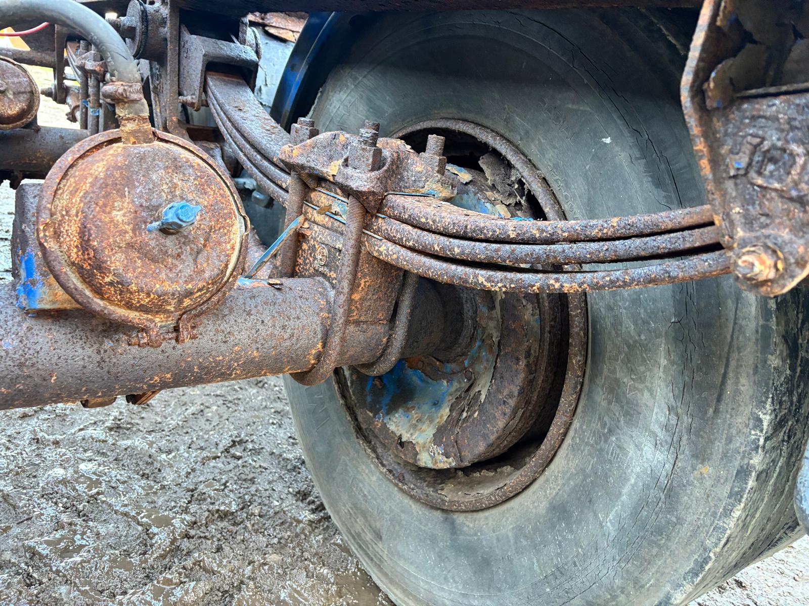 2 X ROR AXLES DRUM BRAKES WITH 11R .22.5 TYRES TRACTOR LOW LOADER TRAILER - Image 12