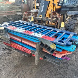 CHAPTER 8 TRAFFIC MANAGEMENT ROAD BARRIERS PEDESTRIAN PLASTIC SAFETY BARRIER