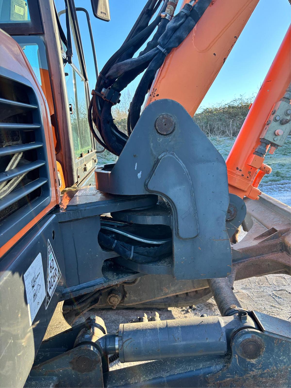 2010 DOOSAN DX80R EXCAVATOR DIGGER 8 TON BUCKETS JOB READY TRACKS 1 OWNER CLEAN - Image 9