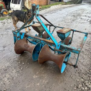 ERNEST WEBB TURNIP SEEDER AGRICULTURAL FARMING FARM TRACTOR VINTAGE IMPLEMENT