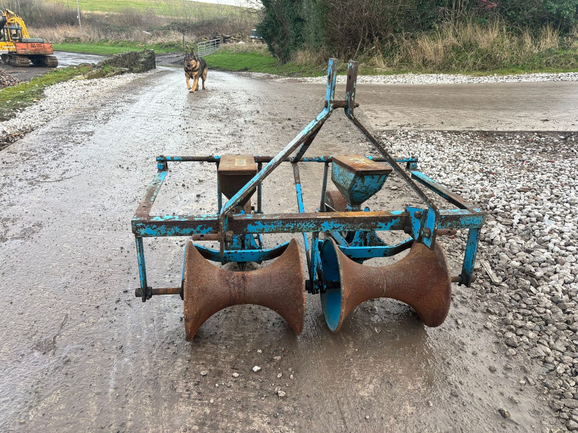 ERNEST WEBB TURNIP SEEDER AGRICULTURAL FARMING FARM TRACTOR VINTAGE IMPLEMENT - Image 10