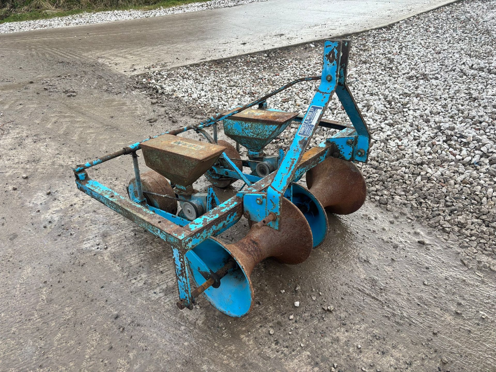 ERNEST WEBB TURNIP SEEDER AGRICULTURAL FARMING FARM TRACTOR VINTAGE IMPLEMENT - Image 11