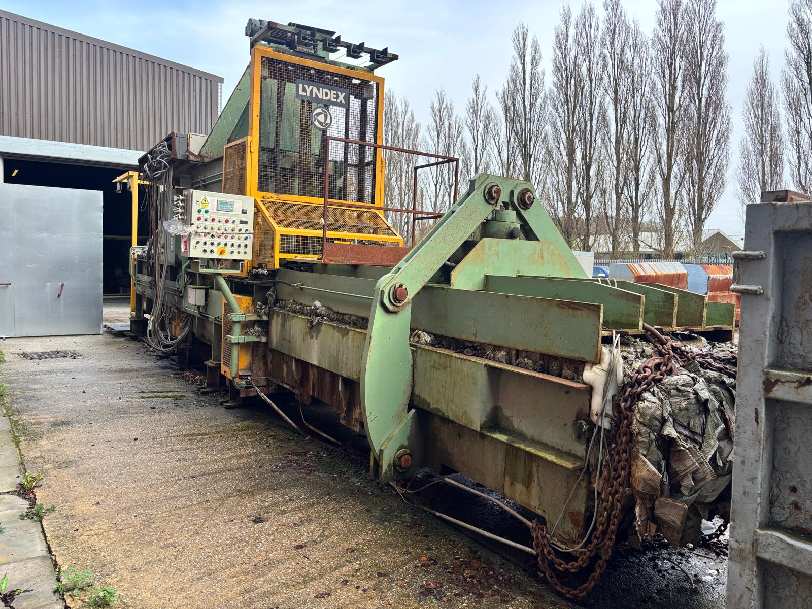 LYNDEX BIGRO 80 CARDBOARD BALER & CONVEYOR MEDIUM VOLUME BAILER INFEED SYSTEM