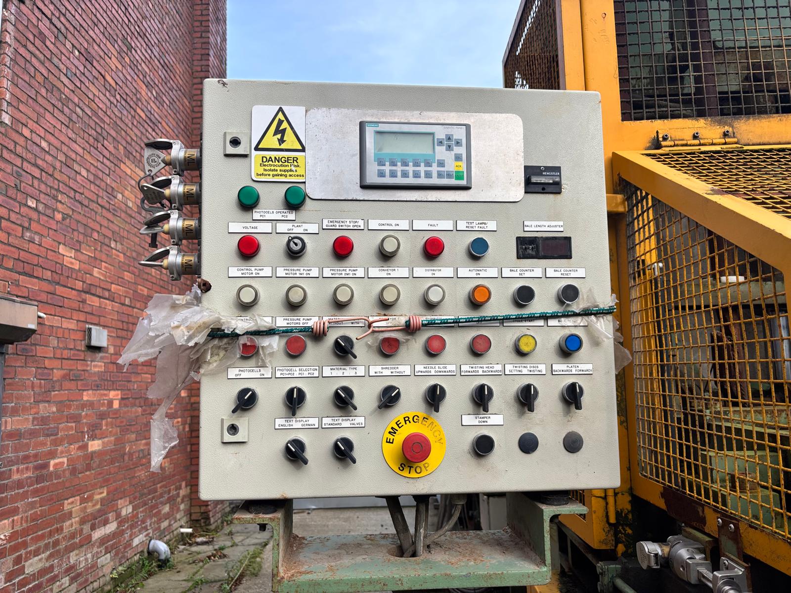 LYNDEX BIGRO 80 CARDBOARD BALER & CONVEYOR MEDIUM VOLUME BAILER INFEED SYSTEM - Image 7