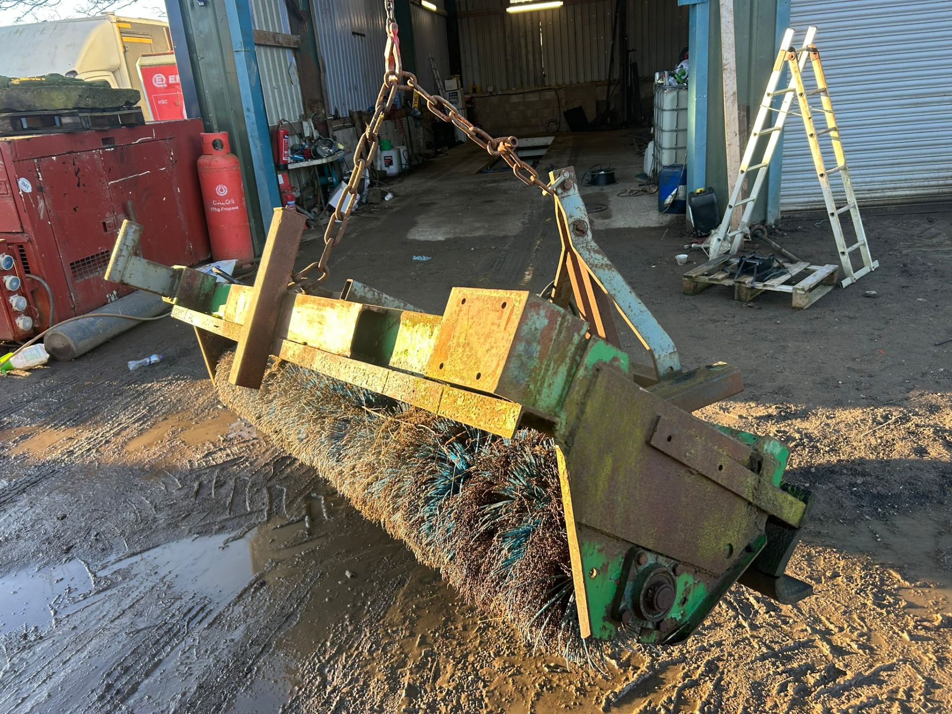 3 POINT LINKAGE ROAD SWEEPER ATTACHMENT TRACTOR FORWARD REVERSE HYDRAULIC - Image 4