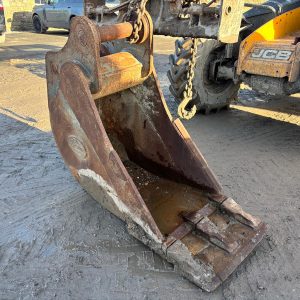 2 FOOT WIDE STRICKLAND DIGGING BUCKET ON 80MM PINS EXCAVATOR BUCKET FOR TELEHANDLER BACKHOE