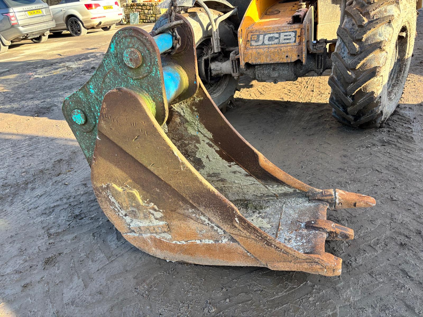 DIGGING BUCKET – 1FT 6 INCH WIDE – 80MM PINS – EXCAVATOR / TELEHANDLER - Image 4