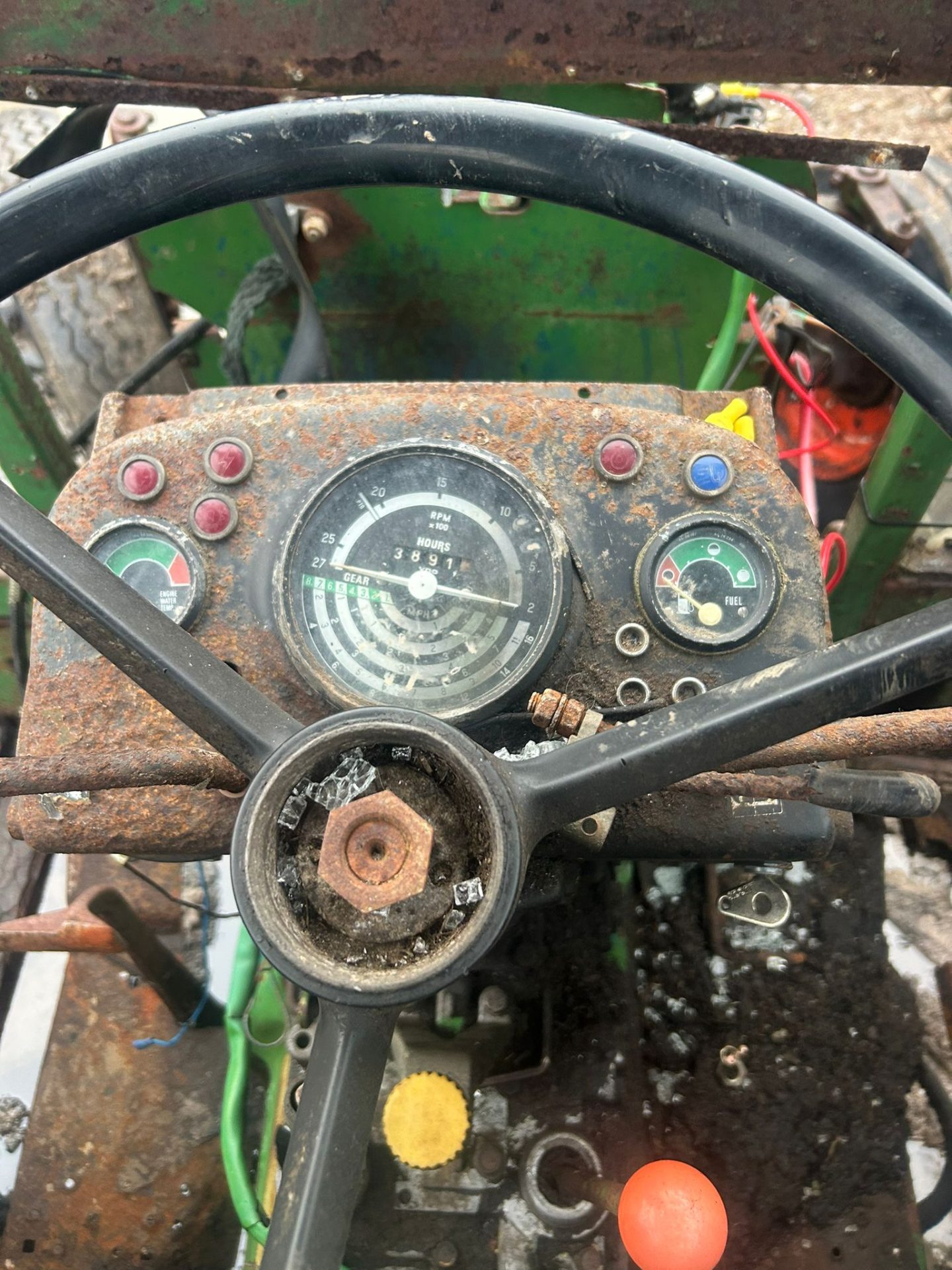 JOHN DEERE 1630 TRACTOR CAB MODEL NON RUNNER PROJECT SPARES OR REPAIR - Image 4