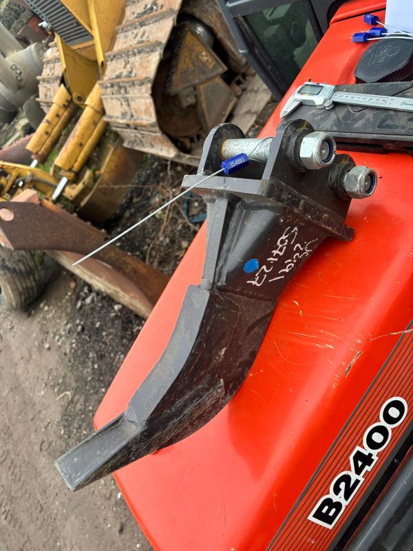 RIPPER TOOTH 25MM PINS FOR DIGGER, EXCAVATOR JCB CAT KUBOTA - Trucks ...
