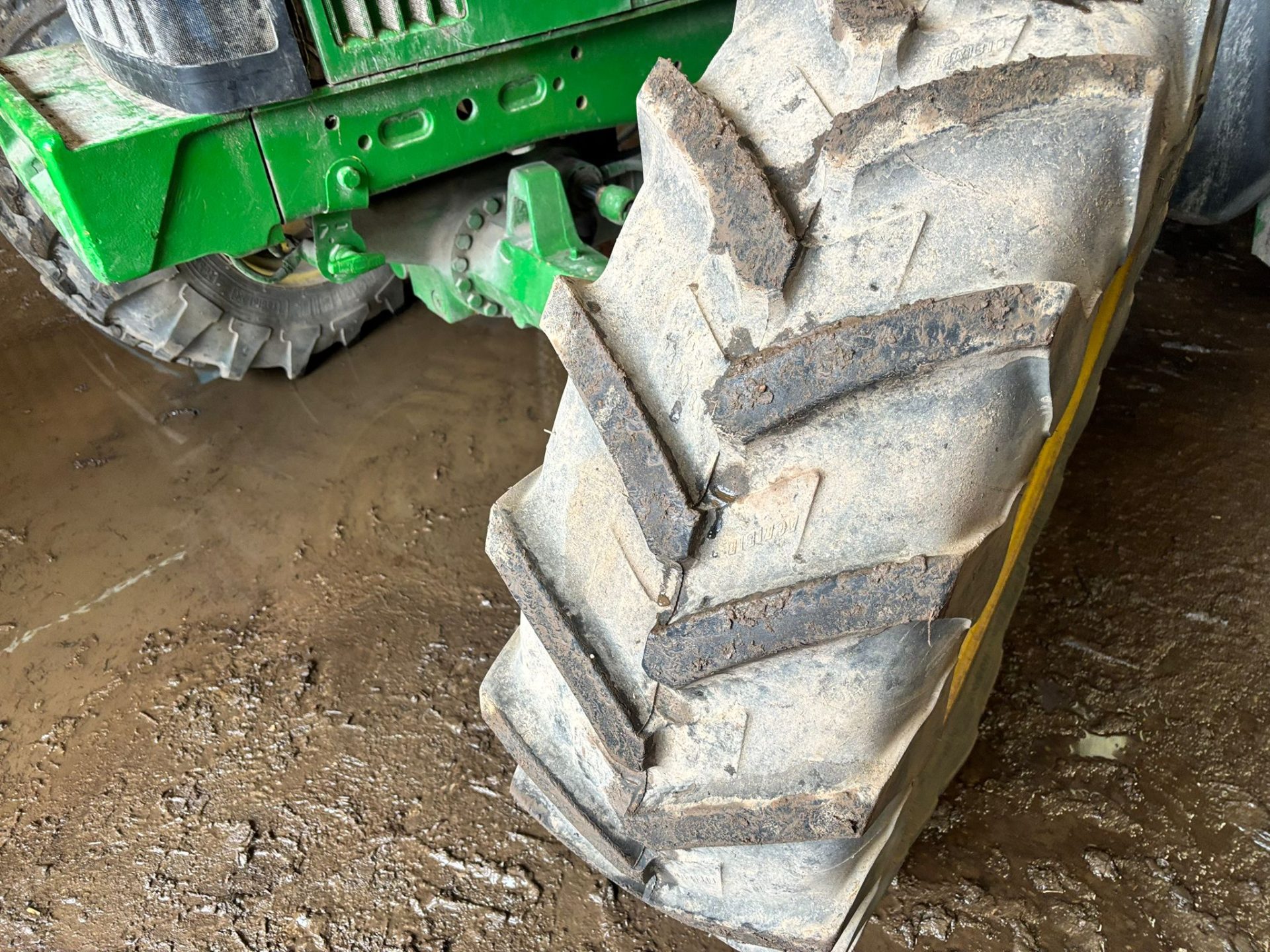 JOHN DEERE 6010 SE 4WD TRACTOR 95HP POWRQUAD 3PL PTO FARM READY - Image 16