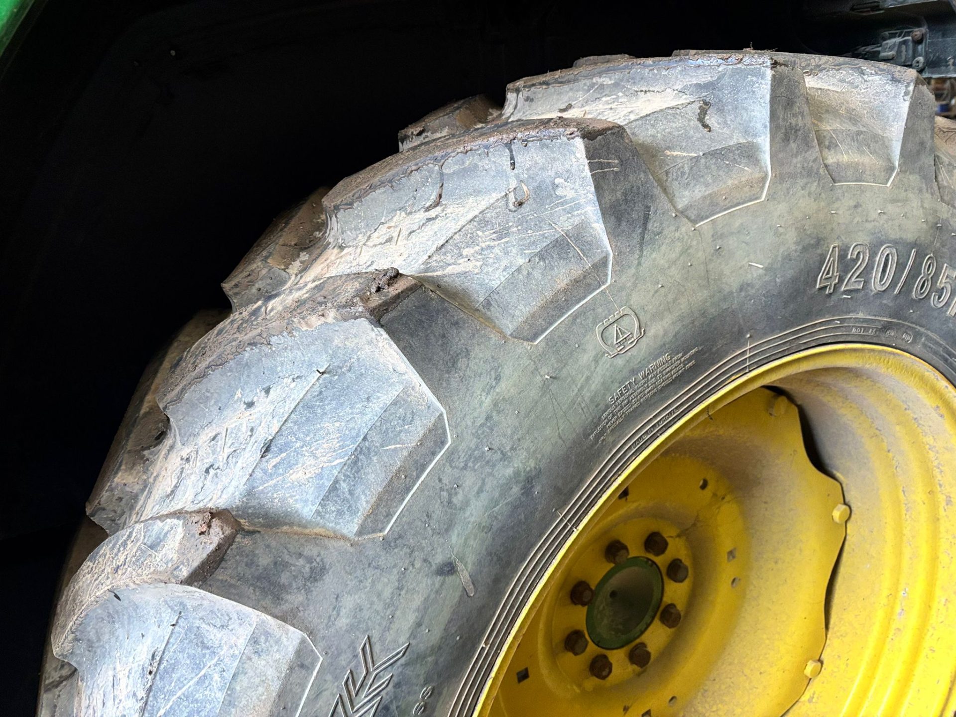 JOHN DEERE 6010 SE 4WD TRACTOR 95HP POWRQUAD 3PL PTO FARM READY - Image 15