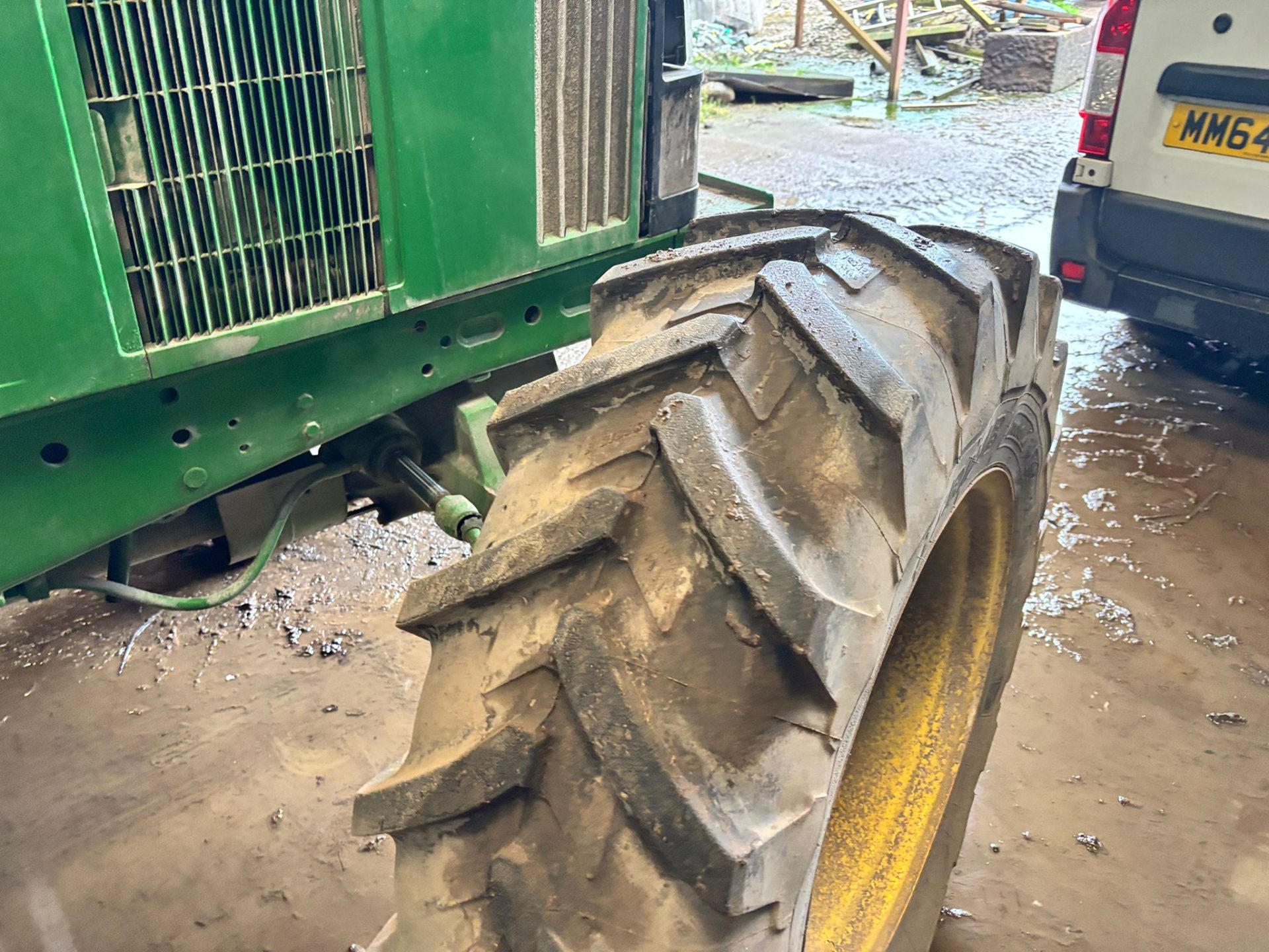 JOHN DEERE 6010 SE 4WD TRACTOR 95HP POWRQUAD 3PL PTO FARM READY - Image 12