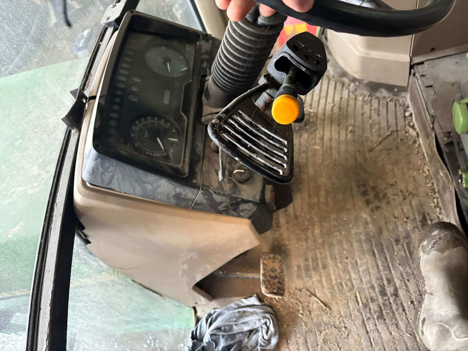 JOHN DEERE 6010 SE 4WD TRACTOR 95HP POWRQUAD 3PL PTO FARM READY - Image 4