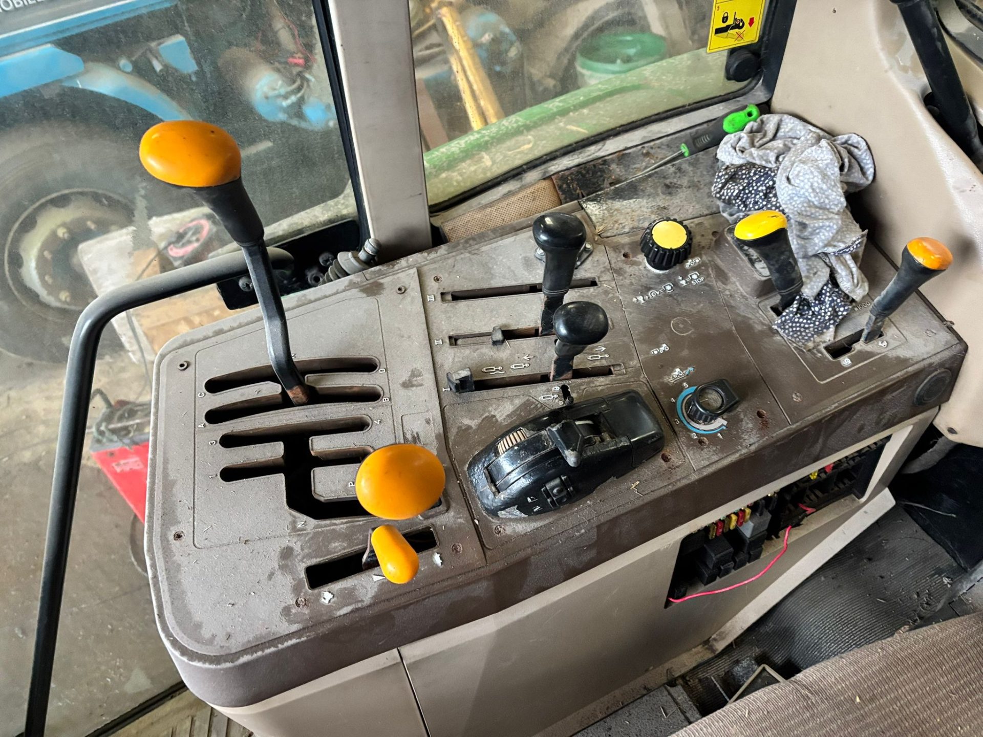 JOHN DEERE 6010 SE 4WD TRACTOR 95HP POWRQUAD 3PL PTO FARM READY - Image 7