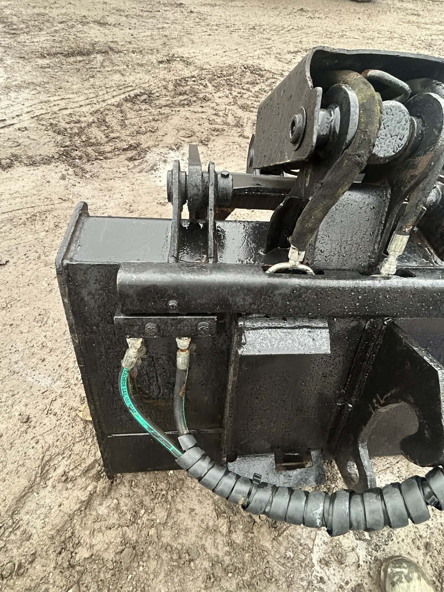 INDUSTRIAL BUCKET AND GRAPPLE TWIN GRAB SKID STEER BOB CAT LOADER DEMOLITION - Image 12