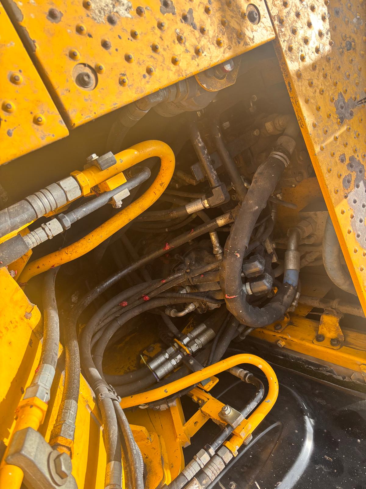 2016 JCB JS160 EXCAVATOR DIGGER PIPED FOR GRAB , NEW UNDERCARRIAGE - Image 10