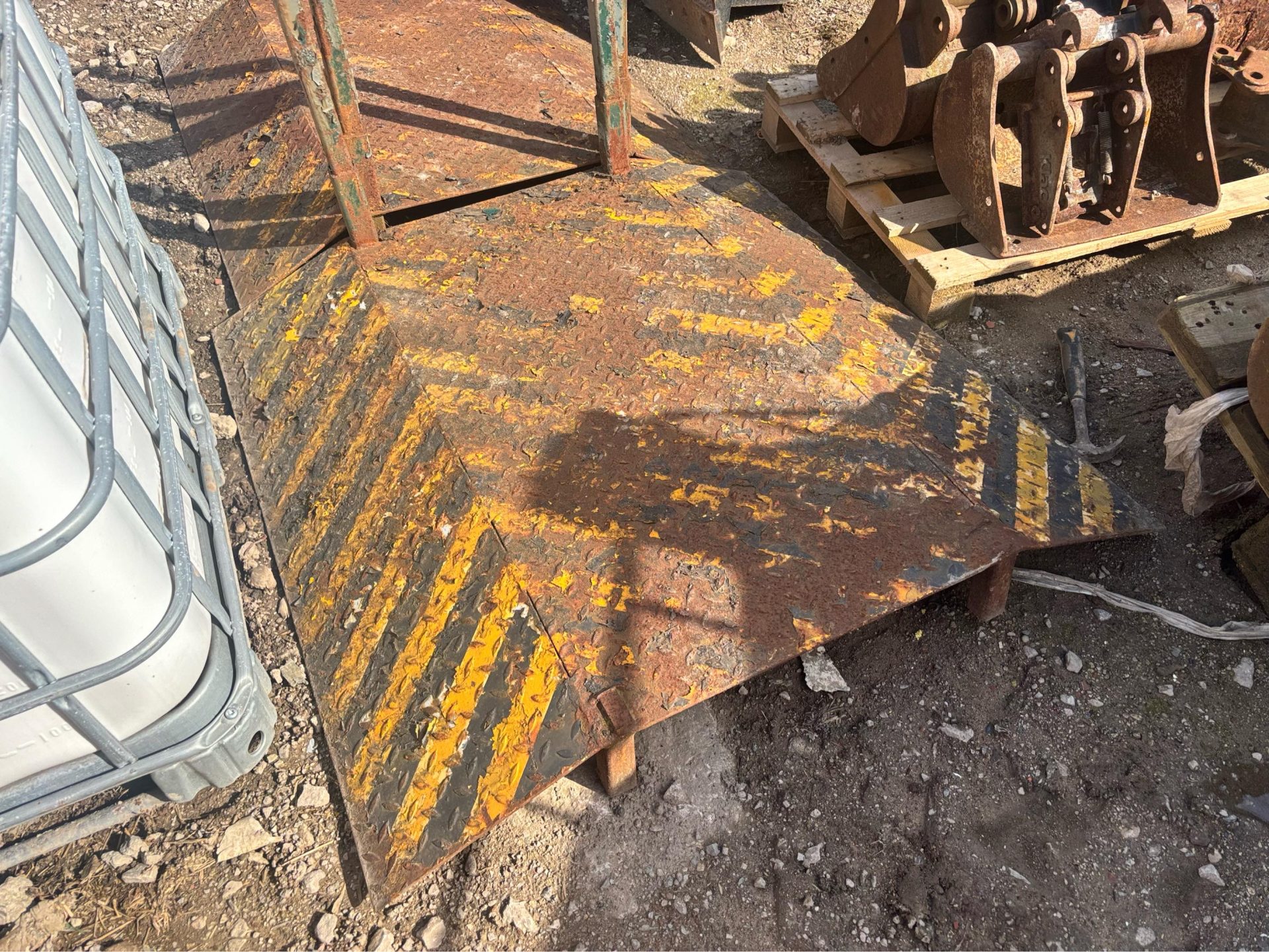 2 X UP AND OVER PIPE RAMPS HEAVY DUTY STEEL CABLE SLURRY HOSE PROTECTORS FARM SITE EQUIPMENT - Image 5