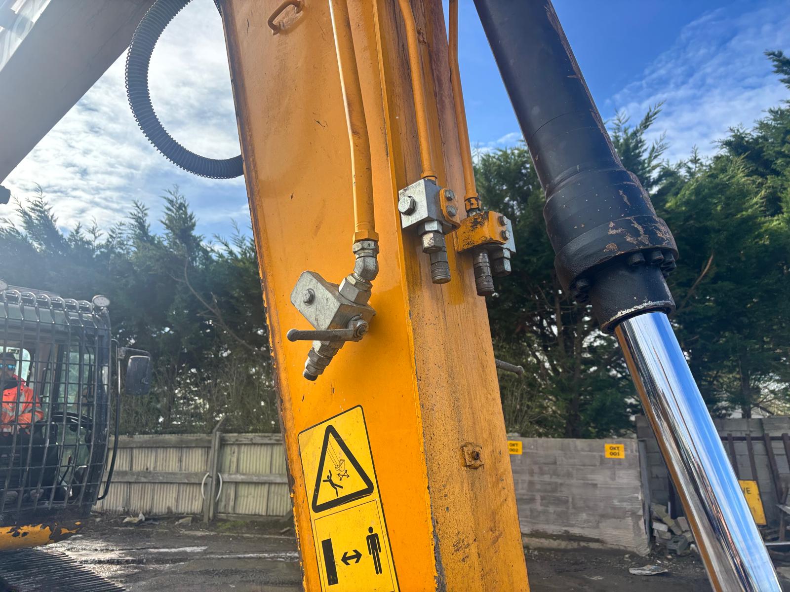 2016 JCB JS160 EXCAVATOR DIGGER PIPED FOR GRAB , NEW UNDERCARRIAGE - Image 19