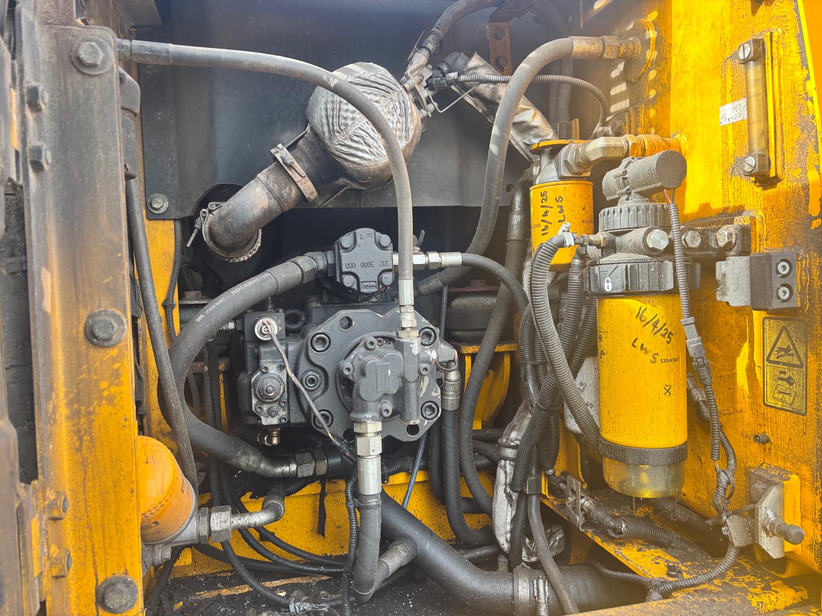 2016 JCB JS160 EXCAVATOR DIGGER PIPED FOR GRAB , NEW UNDERCARRIAGE - Image 17