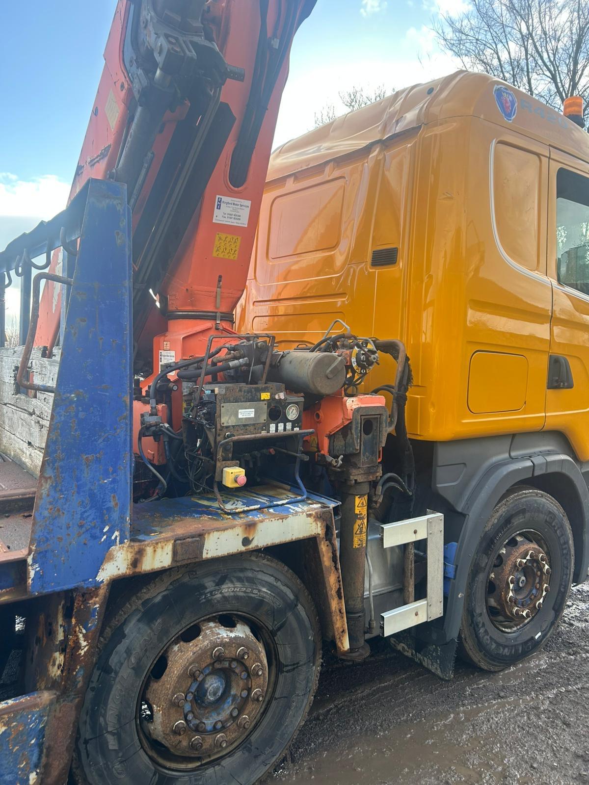 2005 SCANIA R420 8X2 BEAVERTAIL WITH PM 37012 CRANE - Image 8
