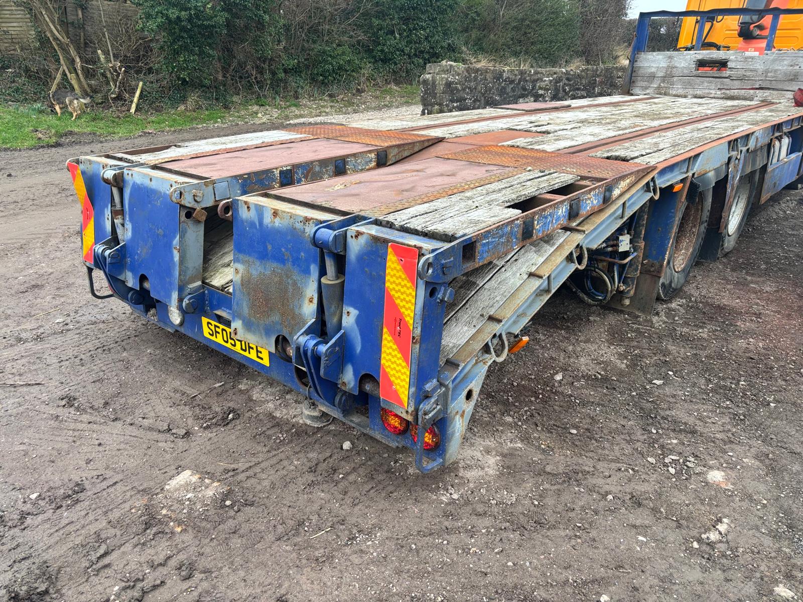 2005 SCANIA R420 8X2 BEAVERTAIL WITH PM 37012 CRANE - Image 12