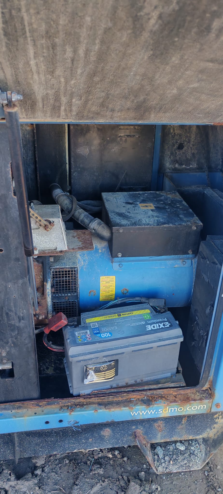 SDMO 20KVA DIESEL GENERATOR SINGLE PHASE MITSUBISHI ENGINE SILENT SITE GENERATOR - Image 5