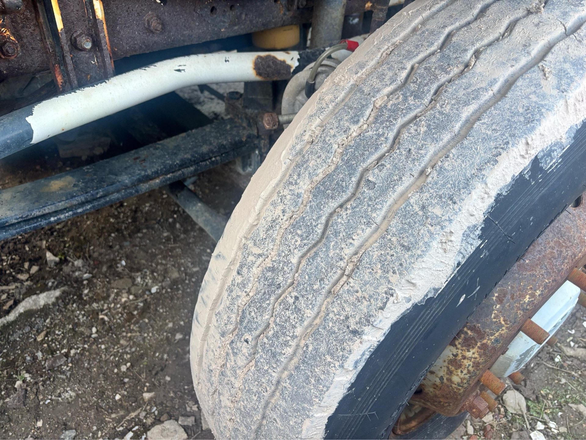 FODEN 8X4 DOUBLE DRIVE RIGID TANKER TRUCK WAGON CAT 12 ENGINE - Image 13