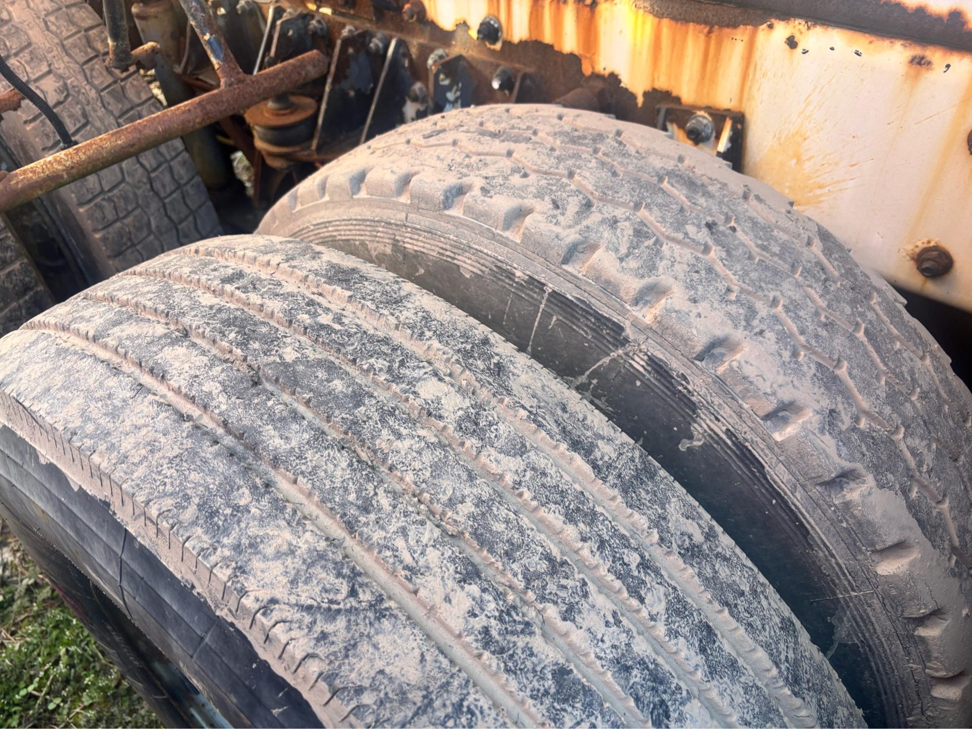 FODEN 8X4 DOUBLE DRIVE RIGID TANKER TRUCK WAGON CAT 12 ENGINE - Image 12