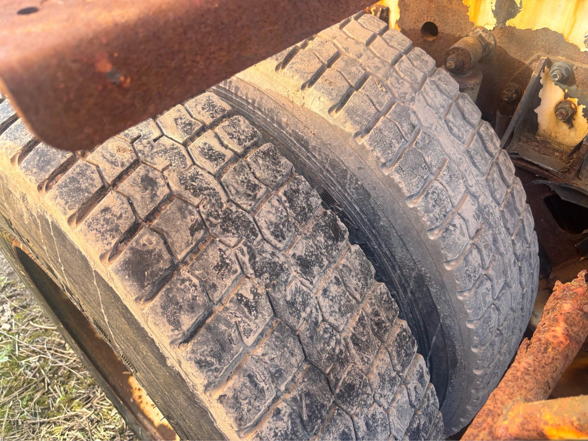 FODEN 8X4 DOUBLE DRIVE RIGID TANKER TRUCK WAGON CAT 12 ENGINE - Image 11