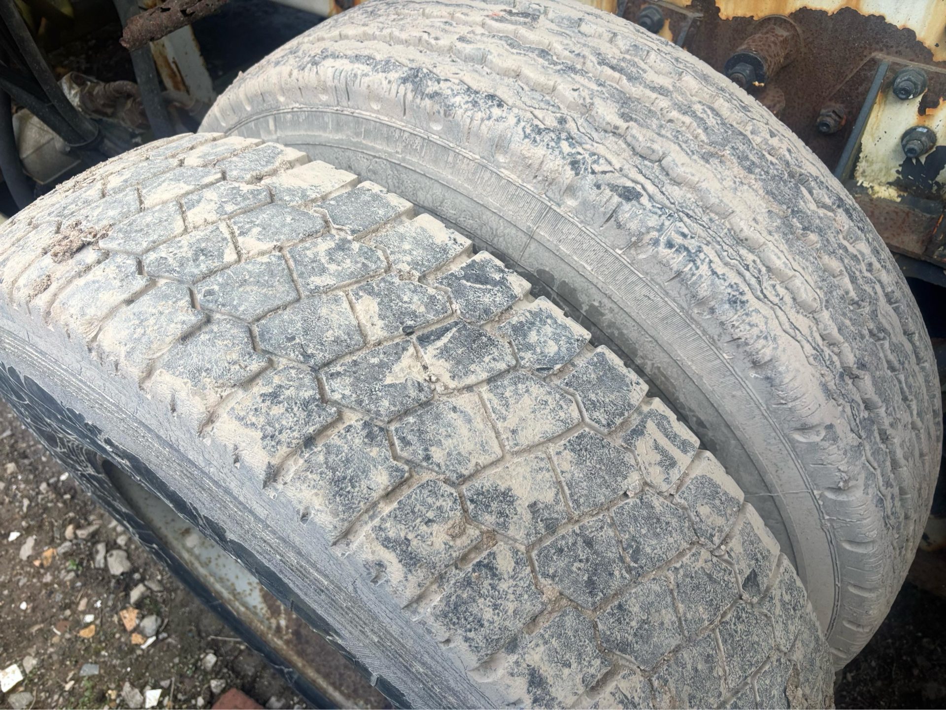 FODEN 8X4 DOUBLE DRIVE RIGID TANKER TRUCK WAGON CAT 12 ENGINE - Image 8