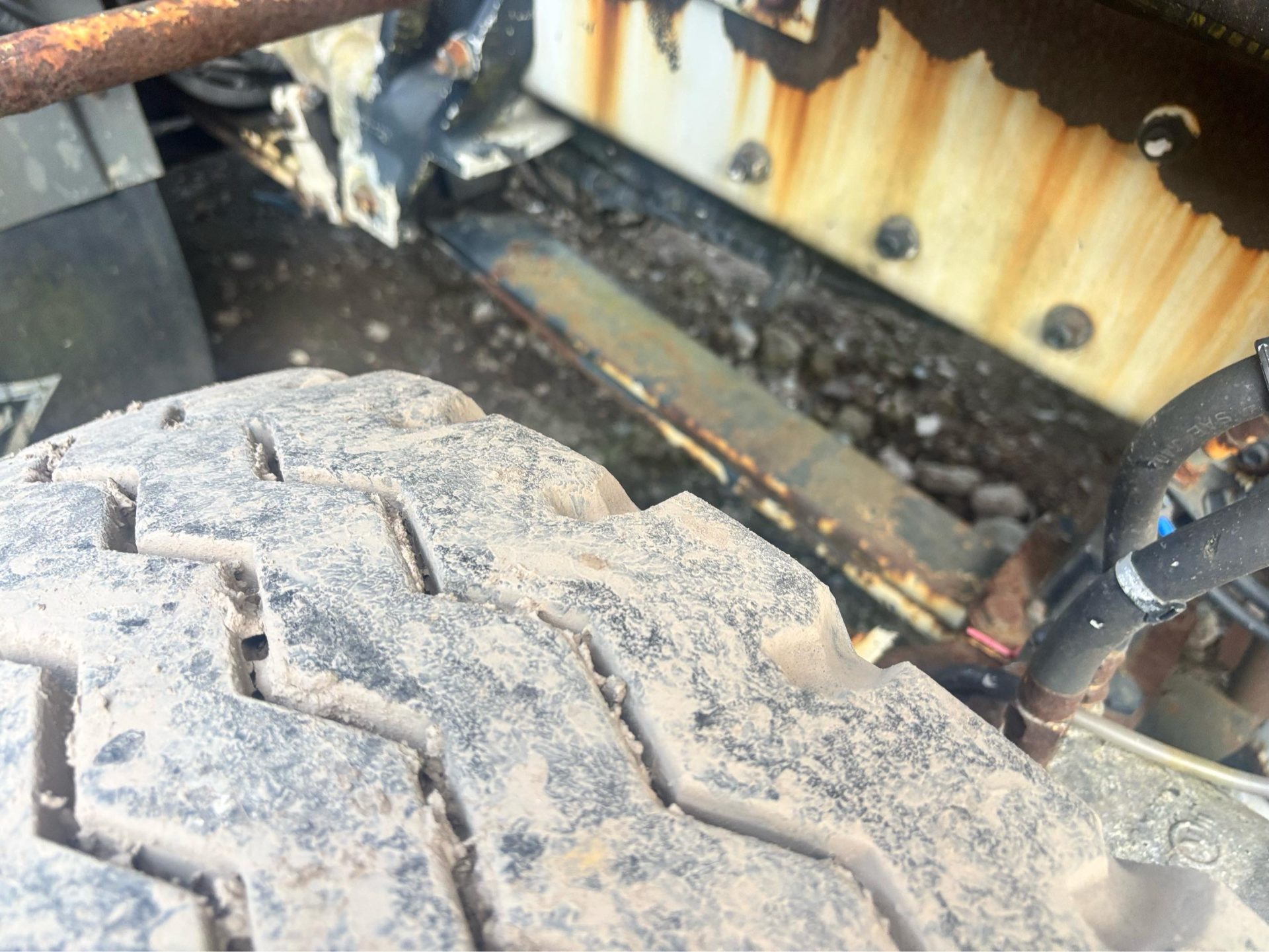 FODEN 8X4 DOUBLE DRIVE RIGID TANKER TRUCK WAGON CAT 12 ENGINE - Image 5