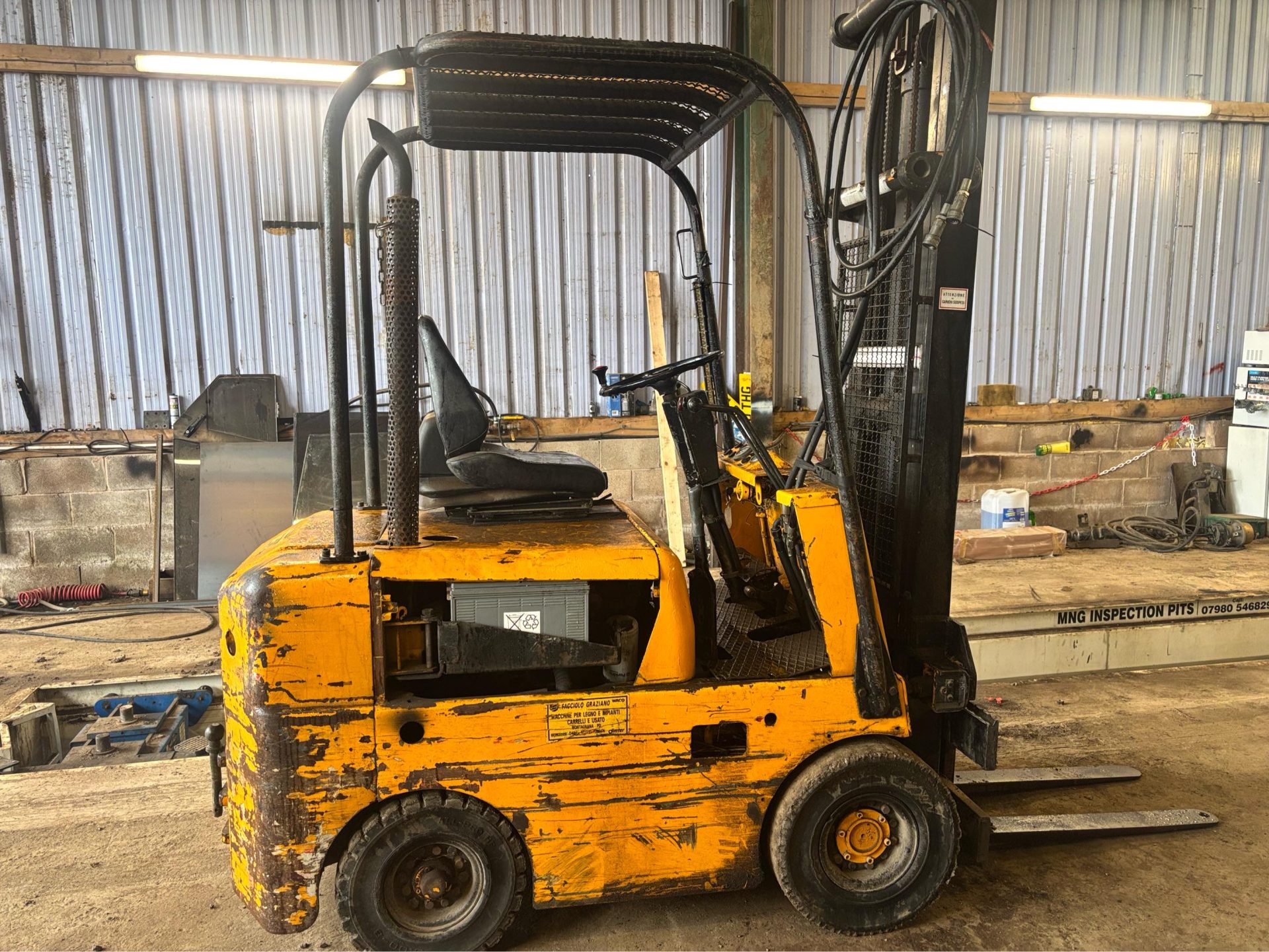 DIESEL FORKLIFT TRUCK FORKS FORK LIFT 3 CYLINDER DIESEL ENGINE 1.6 TON LIFT - Image 2