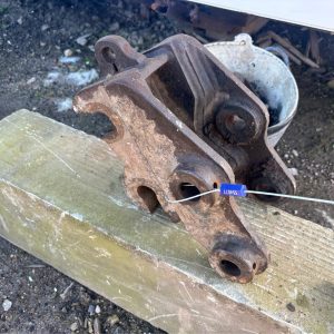 MINI DIGGER EXCAVATOR 30MM SCREW TYPE QUICK HITCH BUCKET CAT HITACHI JCB DOOSAN