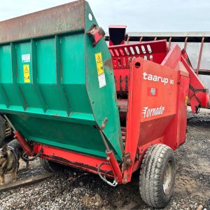 TAARUP TORNADO 842 TRAILED STRAW CHOPPER BLOWER VERY CLEAN READY FOR WORK FARM