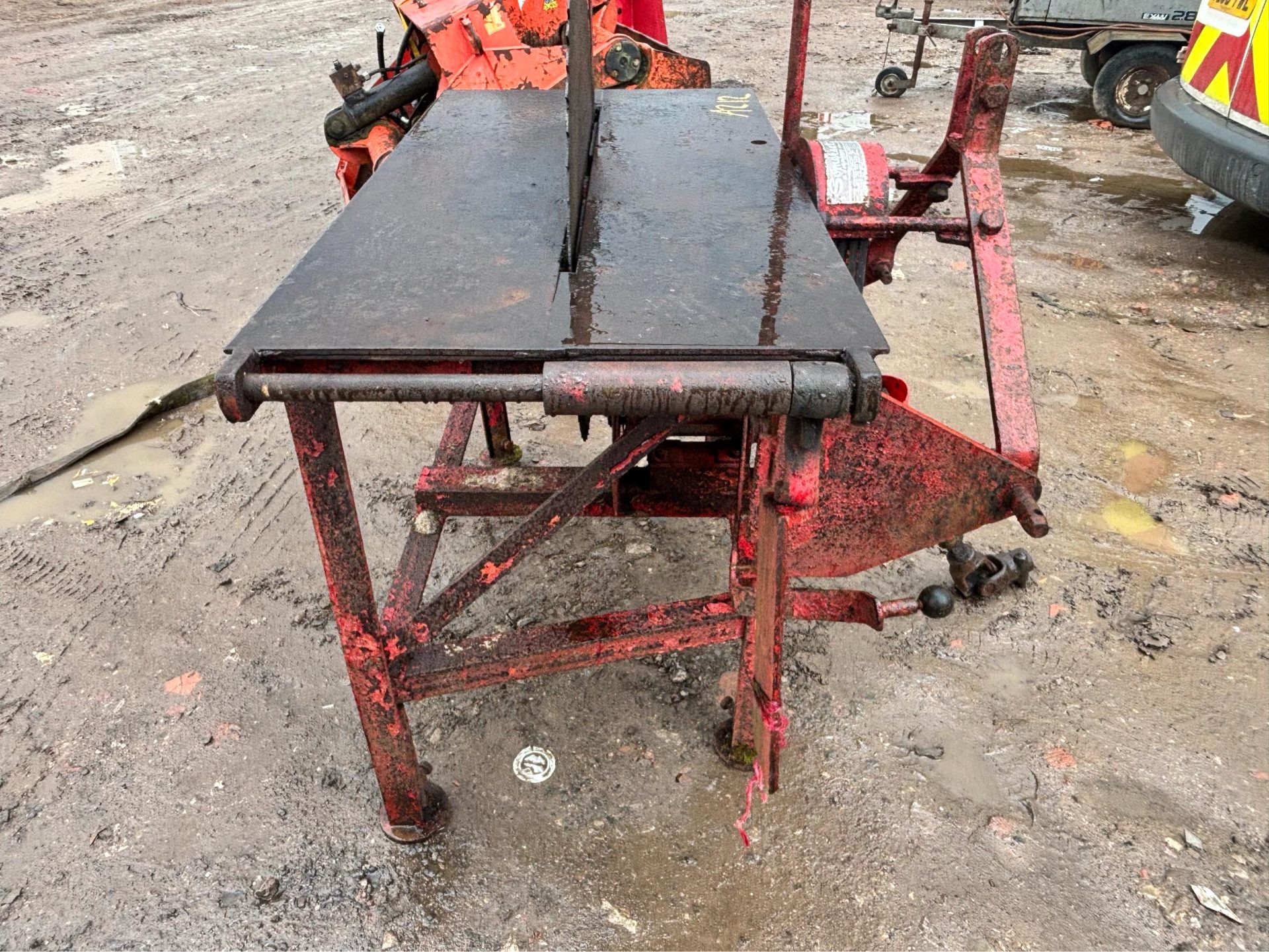 SOMERSET FARM MACHINERY PTO OPERATED ANTIQUE VINTAGE SAW BENCH WOOD SPLITTER - Image 5