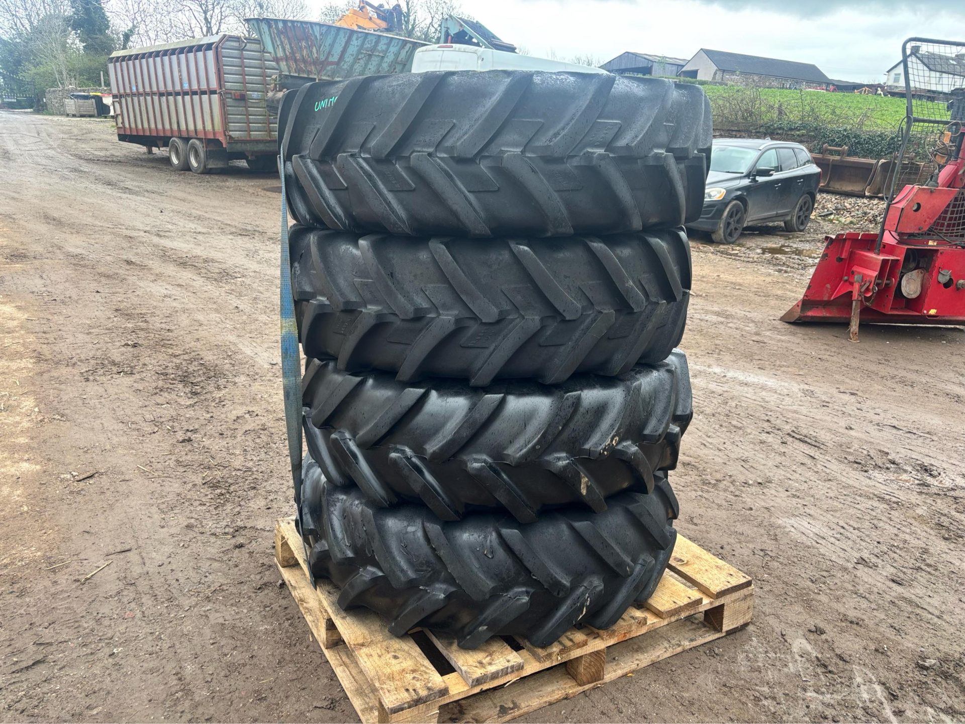 10 STUD MERCEDES UNIMOG FITMENT 13.6 R24 WHEELS AND TYRES SUIT TRACTOR LOADALL - Image 6