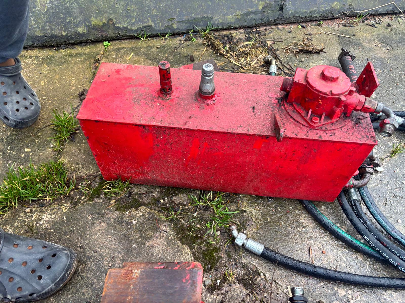 hydraulic log splitter, wood splitter, chopper, tractor point linkage mount - Image 3