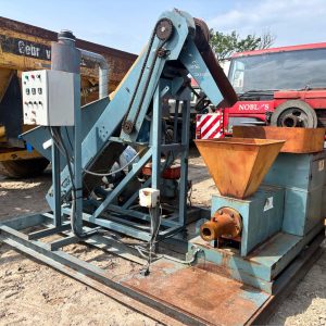 BRIQUETTE WASTE WOOD MAKING MACHINE - TREE WASTE LOGS PELLETS FIREWOOD HOME HEAT